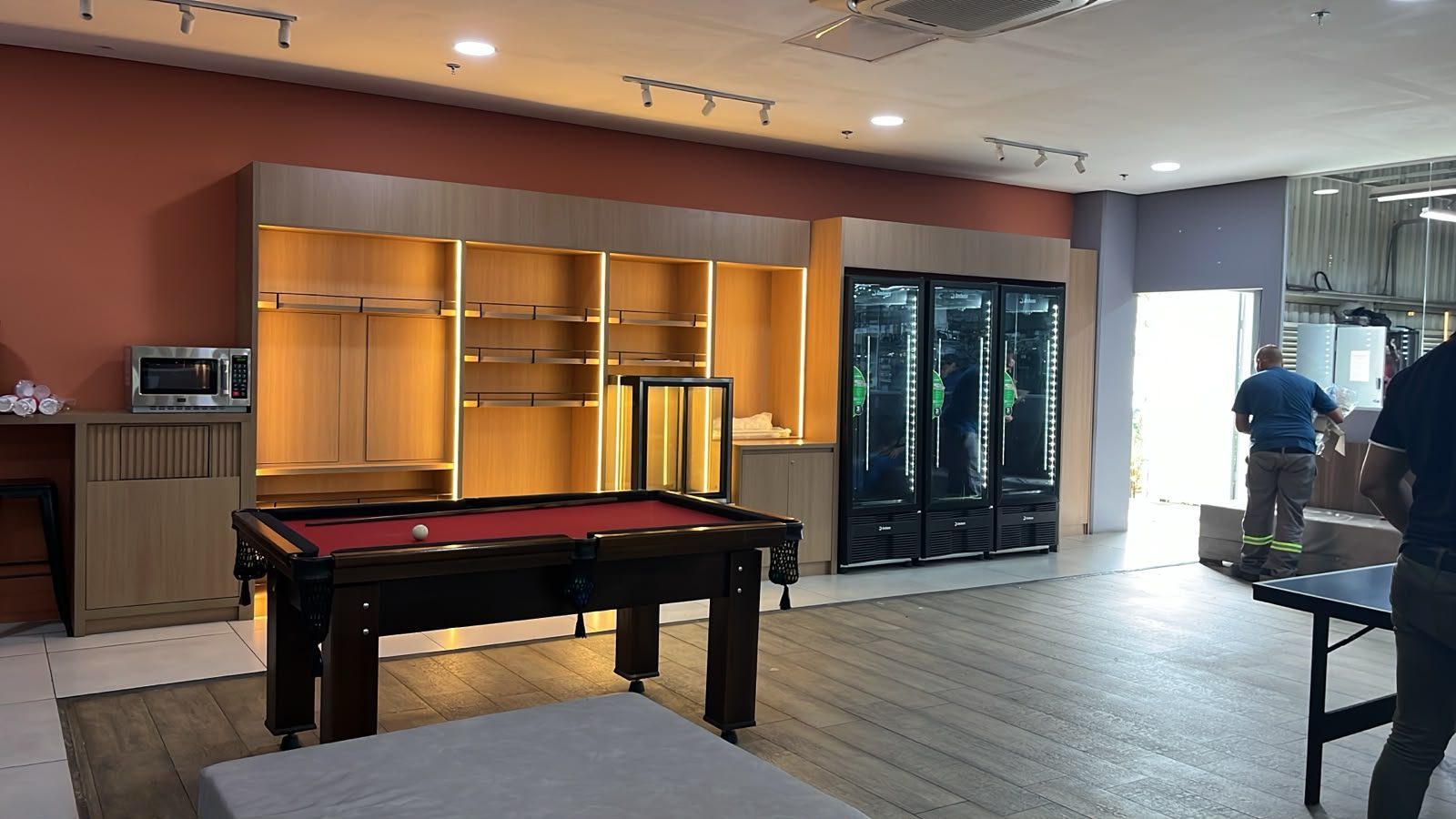 Instalação de mini mercado em indústria - foto 4
